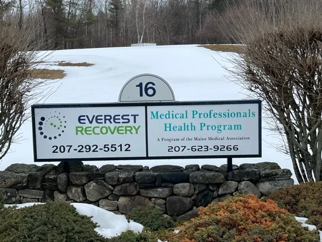 Everest Recovery Centers - Photo 5