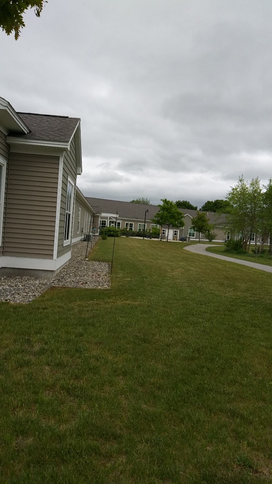 Horizons Living & Rehab Center - Photo 3