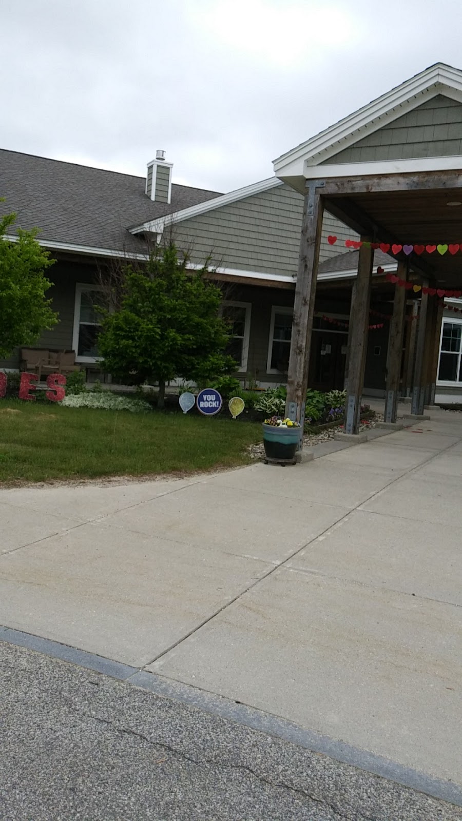 Horizons Living & Rehab Center - Photo 4