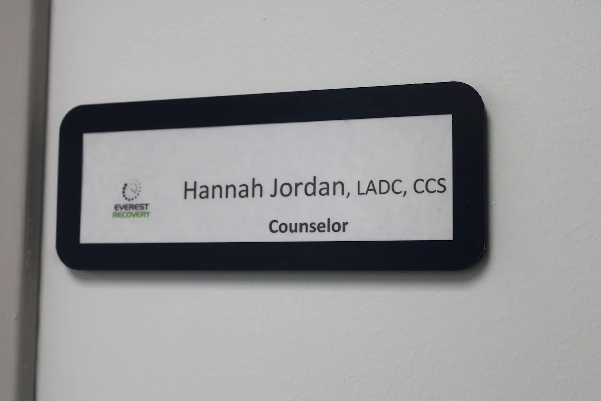 Everest Recovery Centers - Photo 4