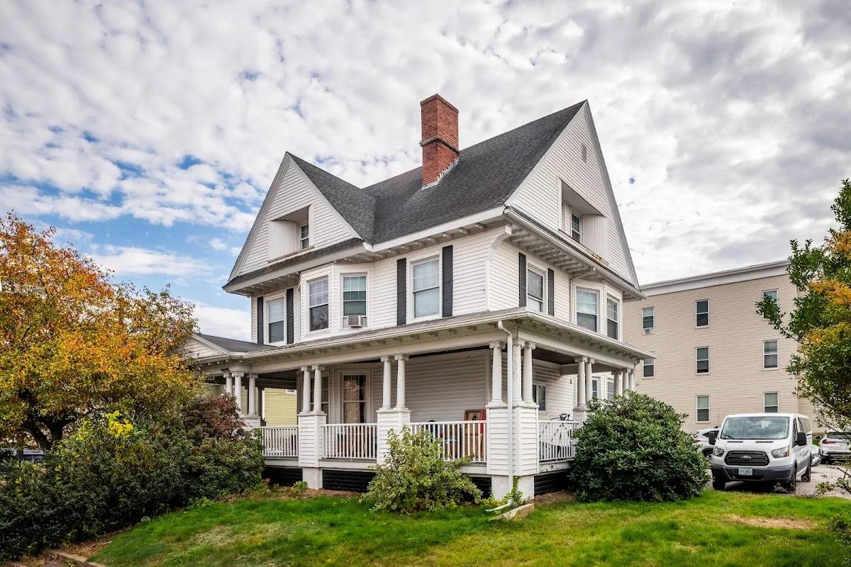 Avenues Recovery Center at New England - Photo 5